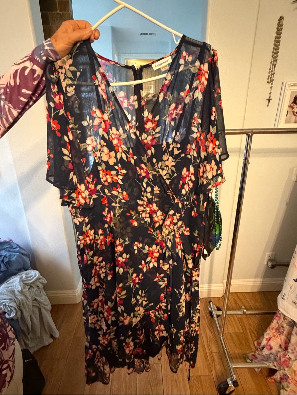 Calvin Klein Size 16 Navy Floral Chiffon Flutter Sleeve Midi Dress